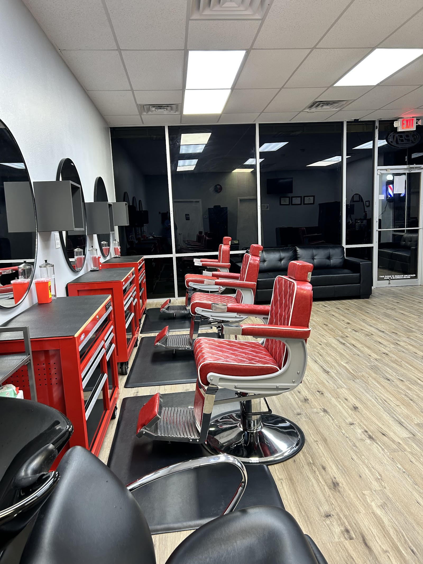 Inside RR Barbershop